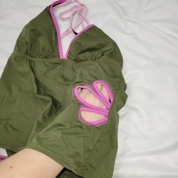 Kenneth Cole reaction swimsuit floral cut outs - Picture 5 of 5